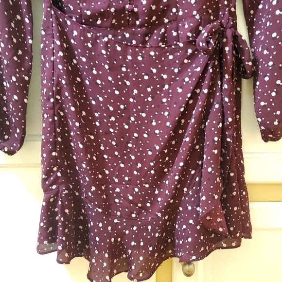 Hollister Women's Mini V-Neck Wrap Dress - Picture 3 of 7